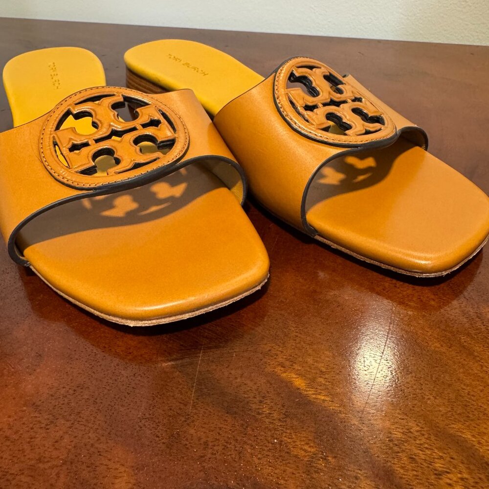 Tory Burch Bombe Miller Slide 25MM Sandal (Caramel) - Picture 7 of 8